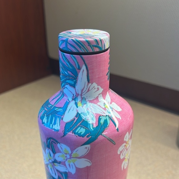 Corkcicle & Vineyard Vines 25oz Canteen, pink w the palm fronds & white flowers - Picture 10 of 10